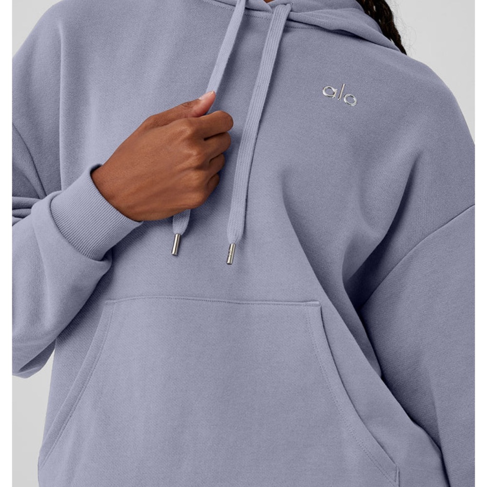 Alo yoga accolade hoodie in limited edition color “fog”